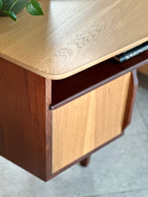 Load image into Gallery viewer, Angular MCM Desk