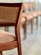 Load image into Gallery viewer, DS Vorster Round Extendable Table & Six Matching Chairs