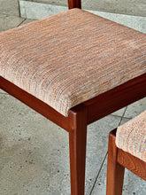 Load image into Gallery viewer, DS Vorster Round Extendable Table & Six Matching Chairs