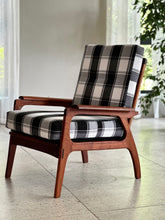 Load image into Gallery viewer, Pair of Vintage "His & Hers" Armchairs