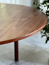 Load image into Gallery viewer, Round Mid-Century Extendable Dining Table
