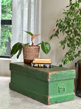 Load image into Gallery viewer, Wooden Vintage Trunk