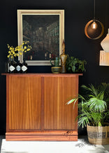 Load image into Gallery viewer, Small Vintage Bar Counter