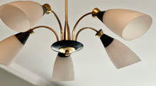 Load image into Gallery viewer, Retro Pendant with Five Lampshades