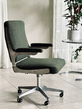 Load image into Gallery viewer, Cast Aluminium Rolling Office Chairs