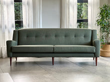 Load image into Gallery viewer, Buttoned Retro Couch / Wooden Inserts