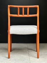 Load image into Gallery viewer, Danish Dining set | Oval Extendable Table & 6 Chairs