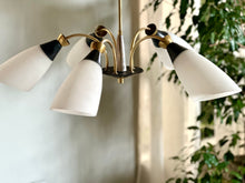 Load image into Gallery viewer, Retro Pendant with Five Lampshades