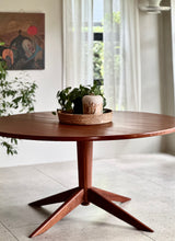 Load image into Gallery viewer, DS Vorster Dining Room Set