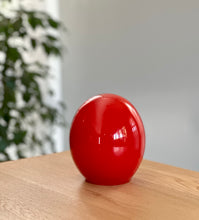 Load image into Gallery viewer, Retro Egg-Shaped Table Lamp