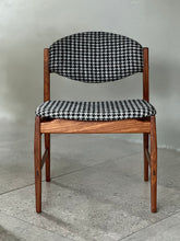 Load image into Gallery viewer, Exquisite Kallenbach Extendable Table & Eight Dining Chairs