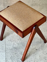 Load image into Gallery viewer, Novocraft Dressing Table & Stool