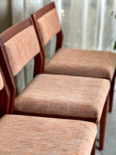 Load image into Gallery viewer, DS Vorster Round Extendable Table & Six Matching Chairs