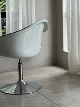 Load image into Gallery viewer, Retro-look Swivel Chairs