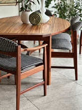 Load image into Gallery viewer, Exquisite Kallenbach Extendable Table & Eight Dining Chairs