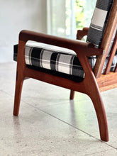 Load image into Gallery viewer, Pair of Vintage "His & Hers" Armchairs