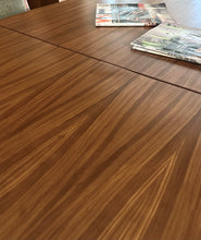 Load image into Gallery viewer, Oval Extendable Dining Table