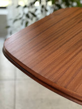 Load image into Gallery viewer, Larger Extendable Dining Table