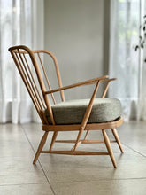 Load image into Gallery viewer, Spindle Back Occasional Arm Chair