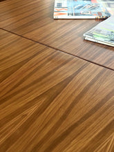 Load image into Gallery viewer, Oval Extendable Dining Table