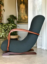 Load image into Gallery viewer, Banana Chair