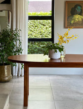 Load image into Gallery viewer, Oval Extendable Dining Table