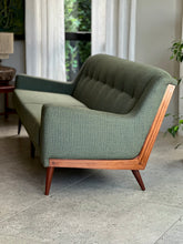 Load image into Gallery viewer, Buttoned Retro Couch / Wooden Inserts