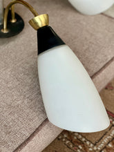 Load image into Gallery viewer, Retro Pendant with Five Lampshades