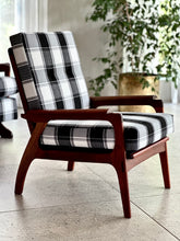 Load image into Gallery viewer, Pair of Vintage "His & Hers" Armchairs
