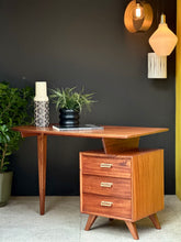 Load image into Gallery viewer, Novocraft Office Desk