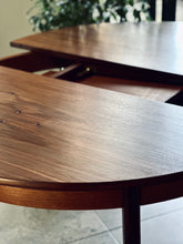 Load image into Gallery viewer, Round Mid-Century Extendable Dining Table