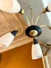 Load image into Gallery viewer, Retro Pendant with Five Lampshades