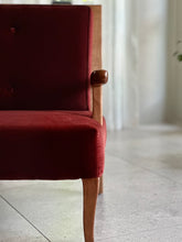 Load image into Gallery viewer, Vintage, Oak Framed Couch