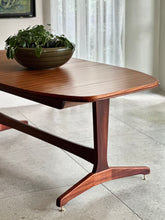 Load image into Gallery viewer, Larger Extendable Dining Table