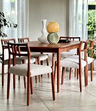 Load image into Gallery viewer, Danish Dining set | Oval Extendable Table & 6 Chairs