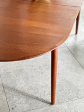 Load image into Gallery viewer, Danish Dining set | Oval Extendable Table & 6 Chairs