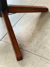 Load image into Gallery viewer, Slatted Top Round Dining Table