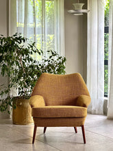 Load image into Gallery viewer, Pair of Superb Armchairs by Parker Knoll