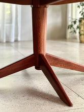 Load image into Gallery viewer, DS Vorster Dining Room Set