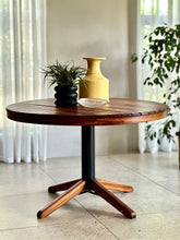 Load image into Gallery viewer, Slatted Top Round Dining Table