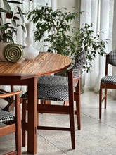 Load image into Gallery viewer, Exquisite Kallenbach Extendable Table & Eight Dining Chairs