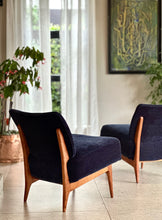 Load image into Gallery viewer, Pair of Rare “Artifort” Occasional Chairs