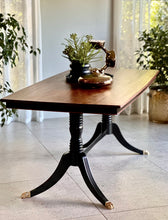 Load image into Gallery viewer, Duncan Phyfe-Style Dining Table
