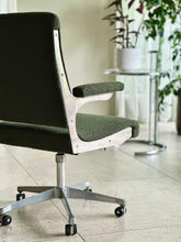 Load image into Gallery viewer, Cast Aluminium Rolling Office Chairs