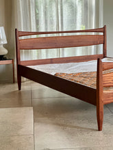 Load image into Gallery viewer, Vintage DS Vorster Double Bed (Including spring base)