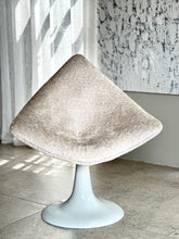 Load image into Gallery viewer, Mid-Century Modern Diamond-Shape Chairs