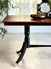 Load image into Gallery viewer, Duncan Phyfe-Style Dining Table