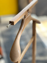 Load image into Gallery viewer, MCM Dumb Valet