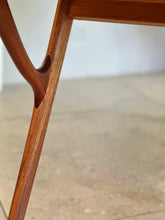 Load image into Gallery viewer, Retro Dresser by Novocraft