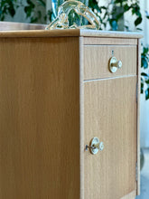 Load image into Gallery viewer, Single Pedestal/Side Table
